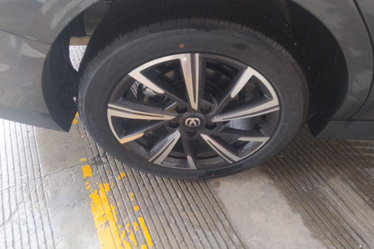 Used CHANGAN Eado 2025 Blue Whale 1.5T 500Bar Prestige Model Exterior 5