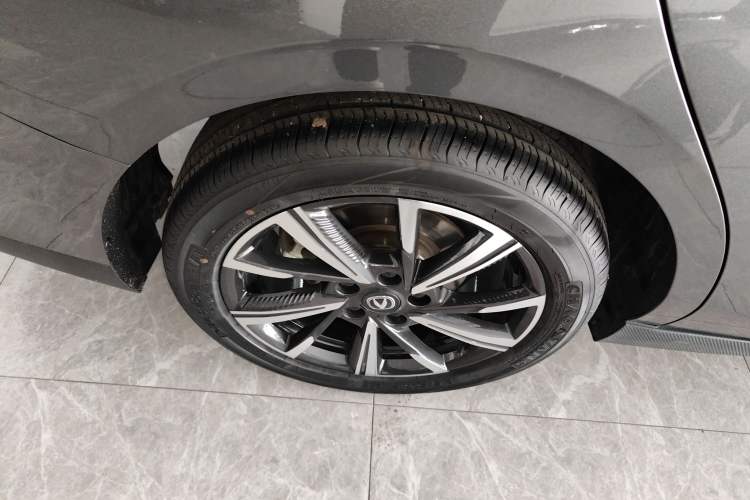 Used CHANGAN Eado 2025 Blue Whale 1.5T 500Bar Prestige Model Exterior 5