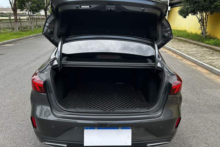 Used CHANGAN Eado 2025 PLUS 1.4T Dual-Clutch High-Energy Version Exterior 8