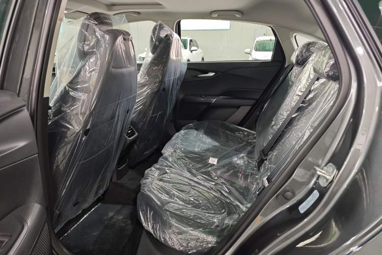 Used CHANGAN Eado 2025 Blue Whale 1.5T 500Bar Prestige Model Exterior 8