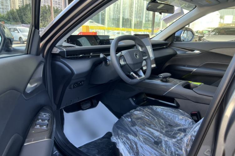 Used CHANGAN Eado 2025 Blue Whale 1.5T 500Bar Prestige Model Exterior 9