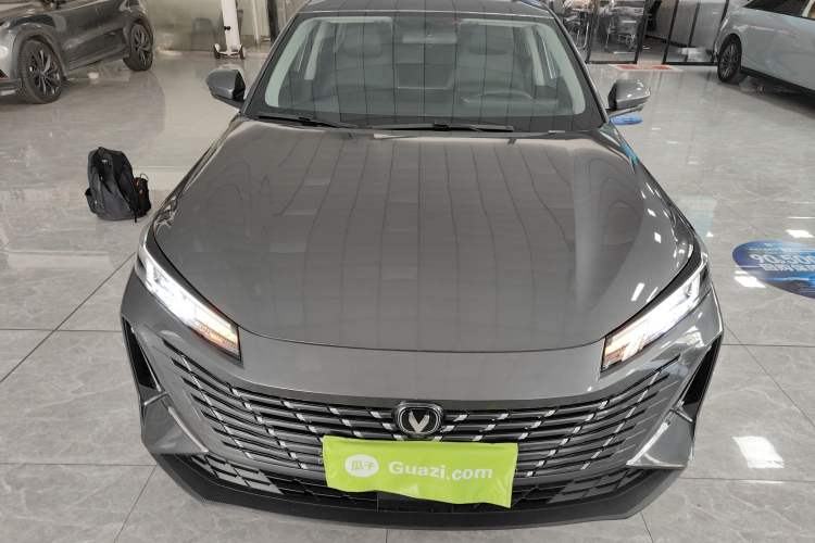Used CHANGAN Eado 2025 Blue Whale 1.5T 500Bar Prestige Model Front