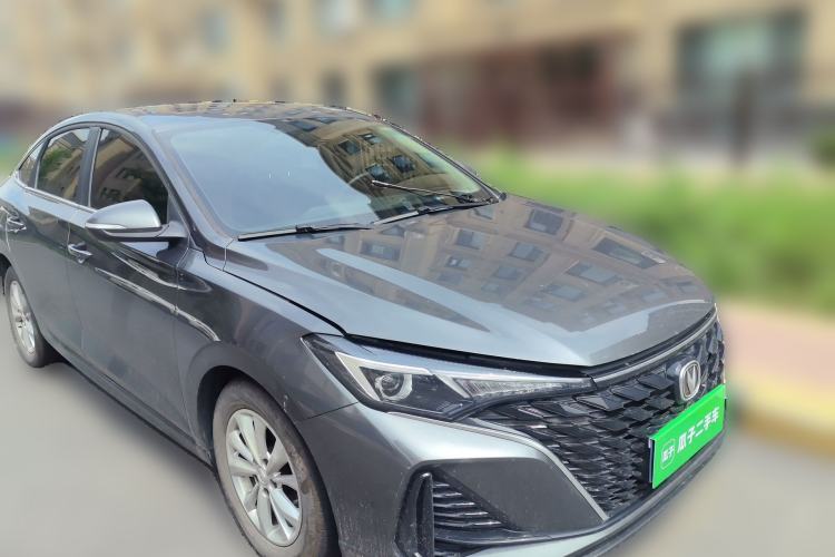 Used CHANGAN Eado 2025 PLUS 1.5L Manual Luxury Edition Front Right 45 Deg