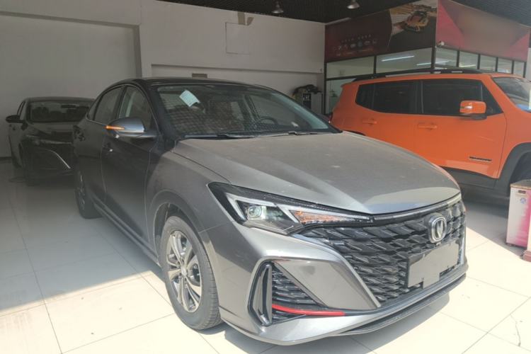 Used CHANGAN Eado 2025 PLUS 1.4T Dual-Clutch High-Energy Version Front Right 45 Deg
