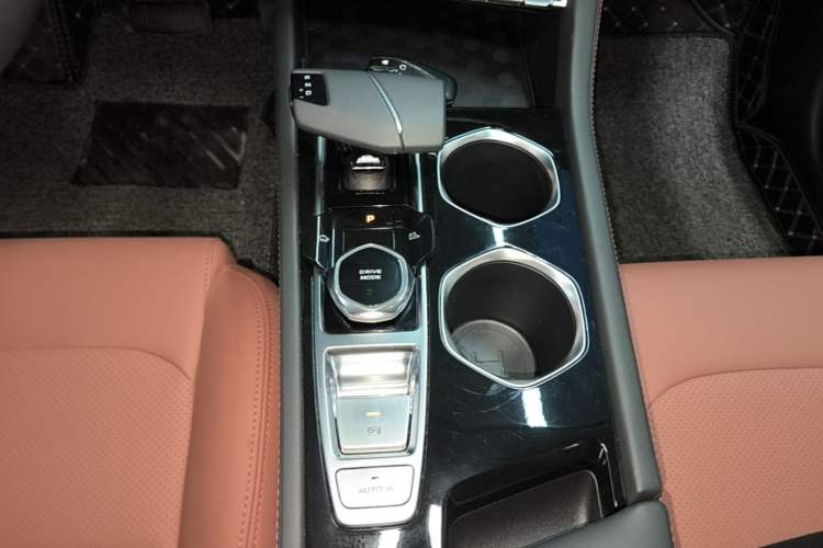 Used CHANGAN Eado 2025 PLUS 1.4T Dual-Clutch High-Energy Version Gear Lever