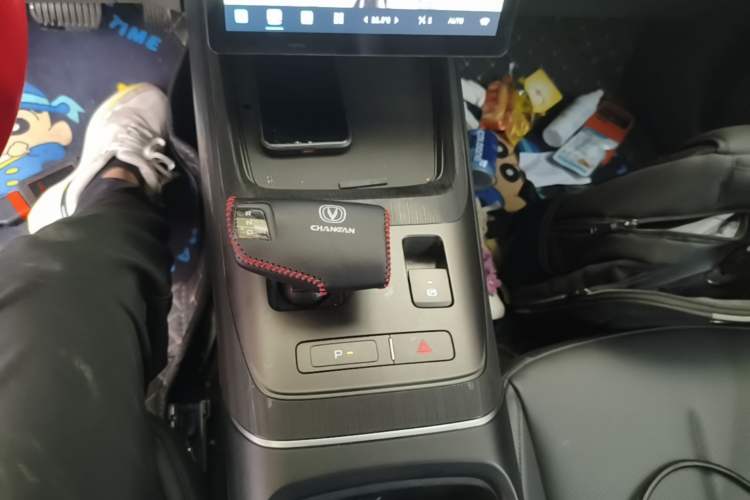 Used CHANGAN Eado 2025 Blue Whale 1.5T 500Bar Prestige Model Gear Lever