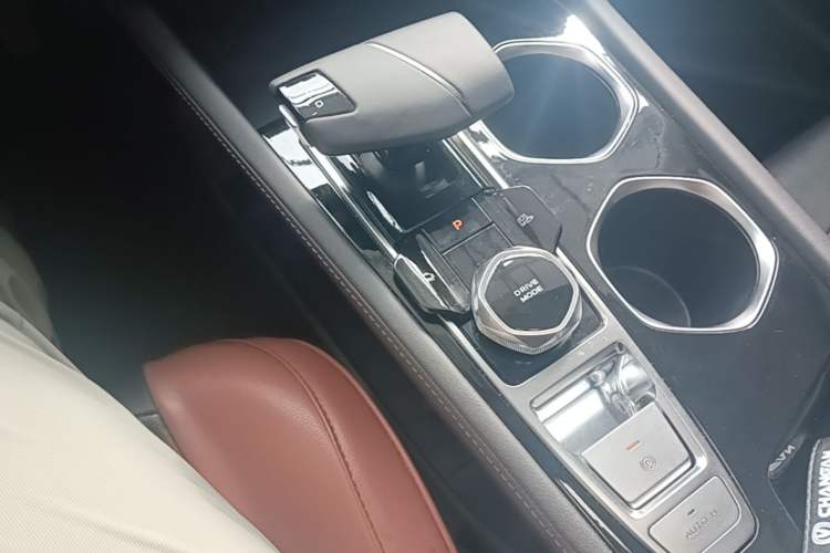 Used CHANGAN Eado 2025 PLUS 1.4T Dual-Clutch High-Energy Version Gear Lever