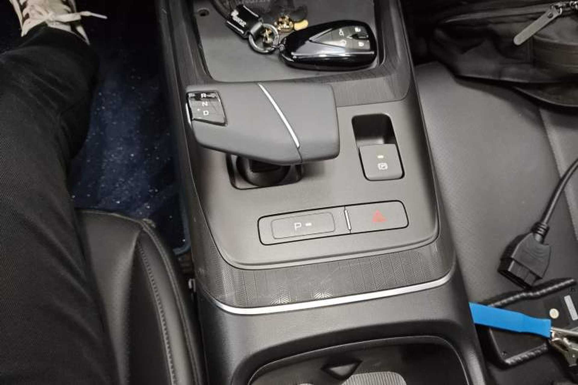Used CHANGAN Eado 2025 Blue Whale 1.5T 500Bar Prestige Model Gear Lever
