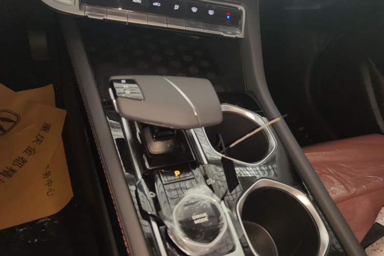 Used CHANGAN Eado 2025 PLUS 1.4T Dual-Clutch High-Energy Version Gear Lever