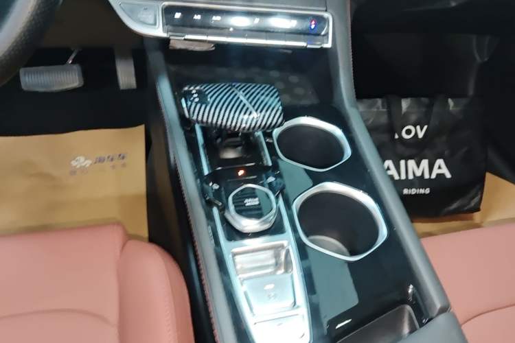 Used CHANGAN Eado 2025 PLUS 1.4T Dual-Clutch High-Energy Version Gear Lever