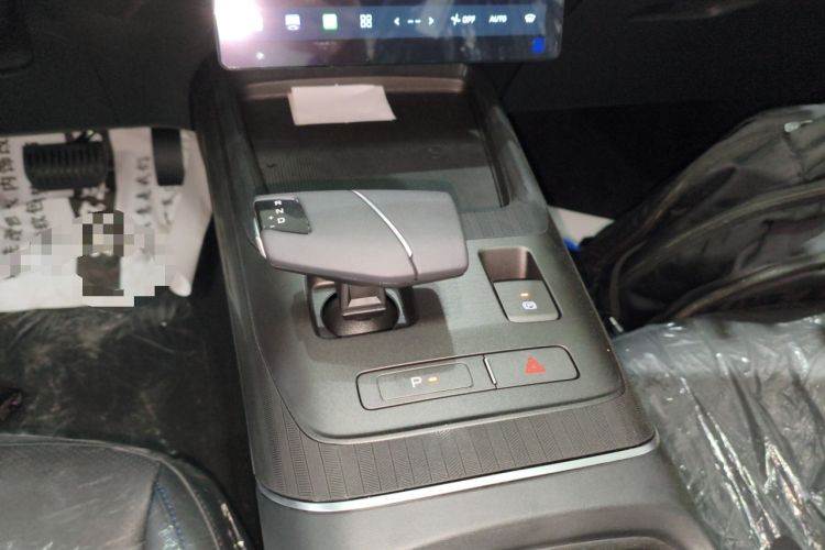 Used CHANGAN Eado 2025 Blue Whale 1.5T 500Bar Prestige Model Gear Lever