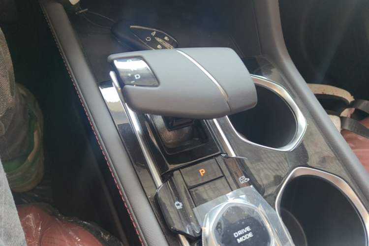 Used CHANGAN Eado 2025 PLUS 1.4T Dual-Clutch High-Energy Version Gear Lever