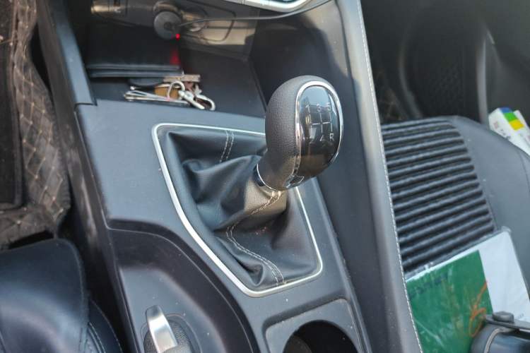 Used CHANGAN Eado 2025 PLUS 1.5L Manual Luxury Edition Gear Lever