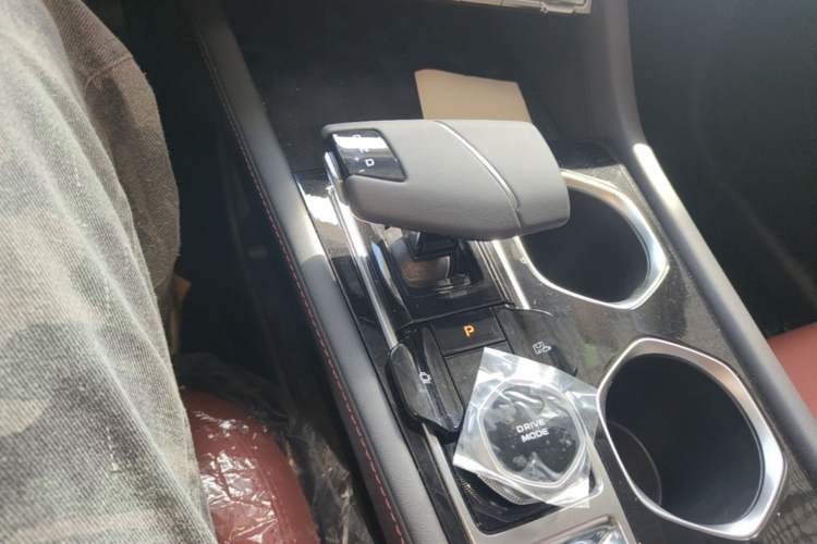 Used CHANGAN Eado 2025 PLUS 1.4T Dual-Clutch High-Energy Version Gear Lever