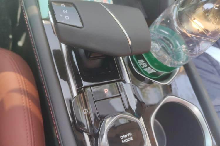 Used CHANGAN Eado 2025 PLUS 1.4T Dual-Clutch High-Energy Version Gear Lever