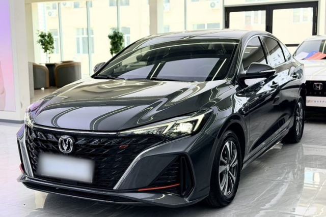 CHANGAN Eado 2025 PLUS 1.4T Dual-Clutch High-Energy Version مستعملة