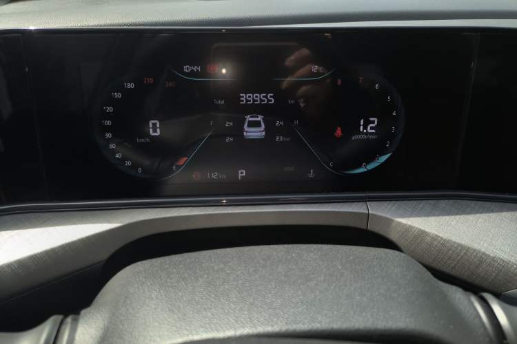 Used CHANGAN Eado 2025 PLUS 1.4T Dual-Clutch High-Energy Version Instrument Cluster
