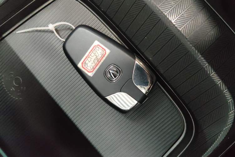 Used CHANGAN Eado 2025 Blue Whale 1.5T 500Bar Prestige Model Interior 1