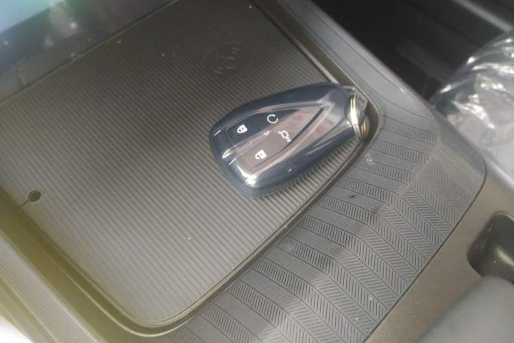 Used CHANGAN Eado 2025 Blue Whale 1.5T 500Bar Prestige Model Interior 1