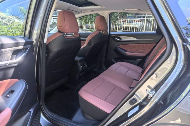 Used CHANGAN Eado 2025 PLUS 1.4T Dual-Clutch High-Energy Version Interior 1
