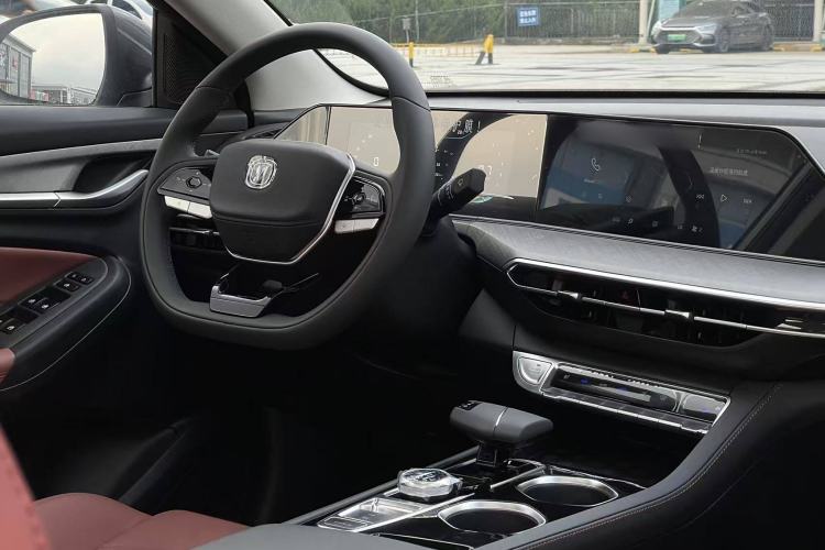Used CHANGAN Eado 2025 PLUS 1.4T Dual-Clutch High-Energy Version Interior 3