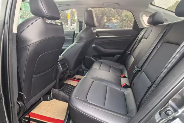 Used CHANGAN Eado 2025 PLUS 1.5L Manual Luxury Edition Interior 3