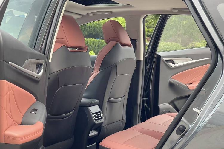 Used CHANGAN Eado 2025 PLUS 1.4T Dual-Clutch High-Energy Version Interior 4