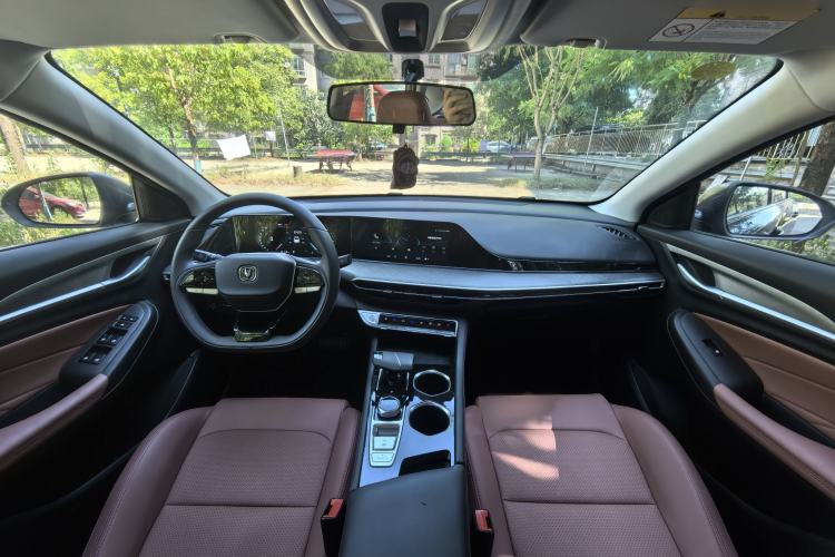 Used CHANGAN Eado 2025 PLUS 1.4T Dual-Clutch High-Energy Version Interior 4