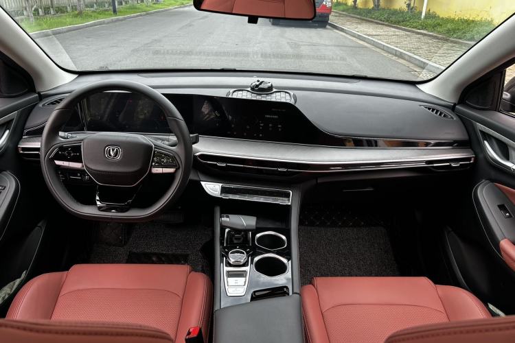Used CHANGAN Eado 2025 PLUS 1.4T Dual-Clutch High-Energy Version Interior 8