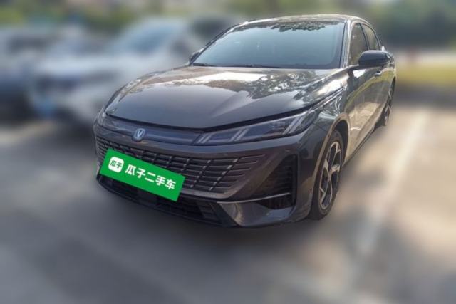 Używany CHANGAN Eado 2025 Blue Whale 1.5T 500Bar Prestige Model