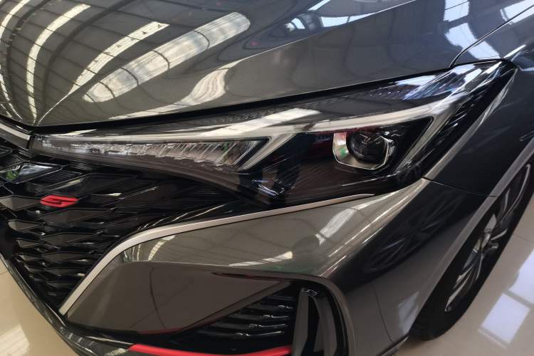 Used CHANGAN Eado 2025 PLUS 1.4T Dual-Clutch High-Energy Version Left Front Headlight
