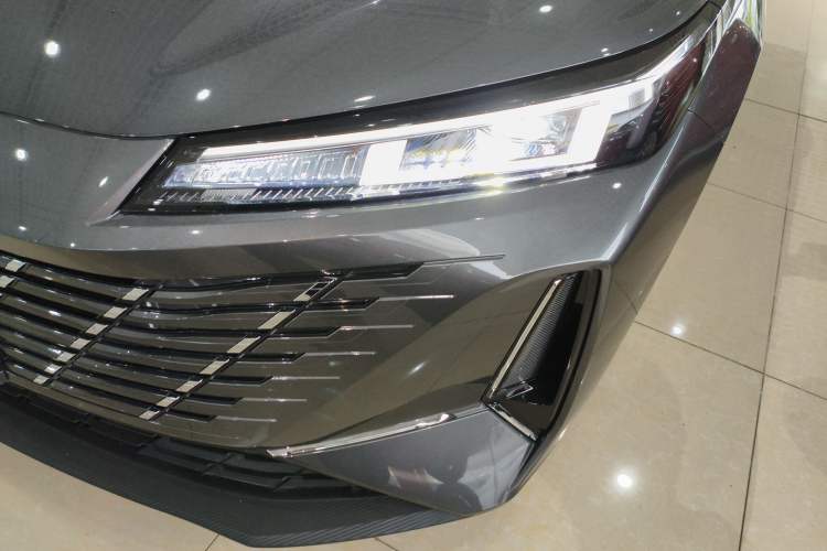 Used CHANGAN Eado 2025 Blue Whale 1.5T 500Bar Prestige Model Left Front Headlight