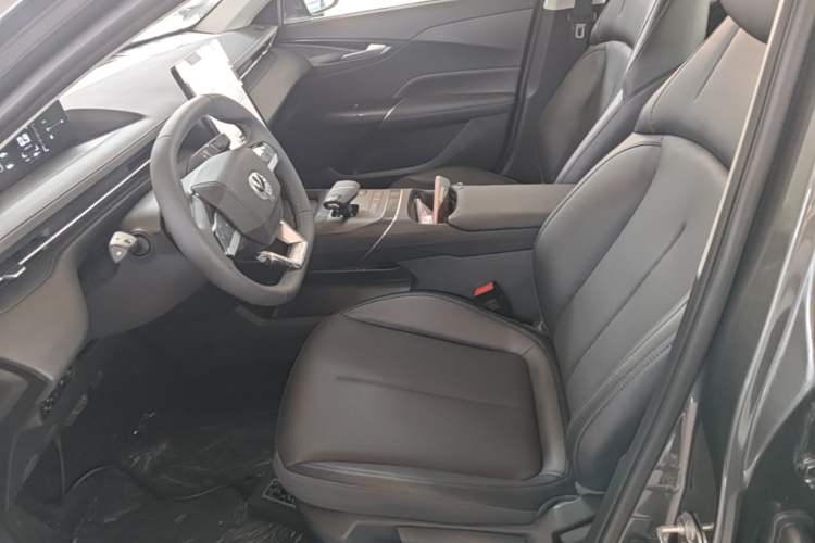 Used CHANGAN Eado 2025 Blue Whale 1.5T 500Bar Prestige Model Left Front Seat