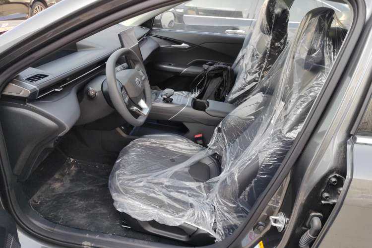 Used CHANGAN Eado 2025 Blue Whale 1.5T 500Bar Prestige Model Left Front Seat