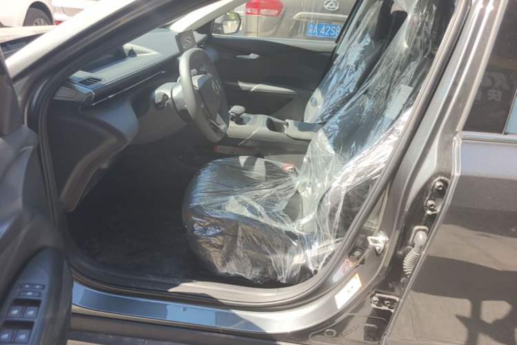 Used CHANGAN Eado 2025 Blue Whale 1.5T 500Bar Prestige Model Left Front Seat