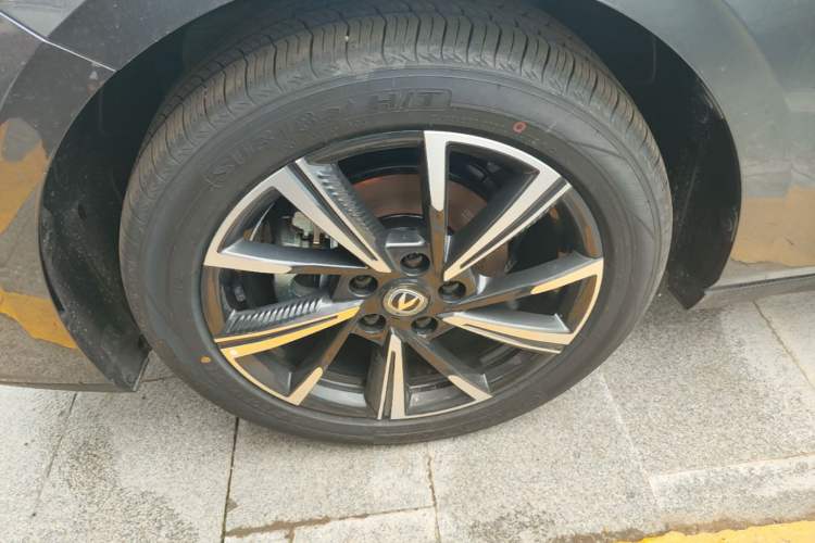Used CHANGAN Eado 2025 Blue Whale 1.5T 500Bar Prestige Model Left Front Wheel Hub