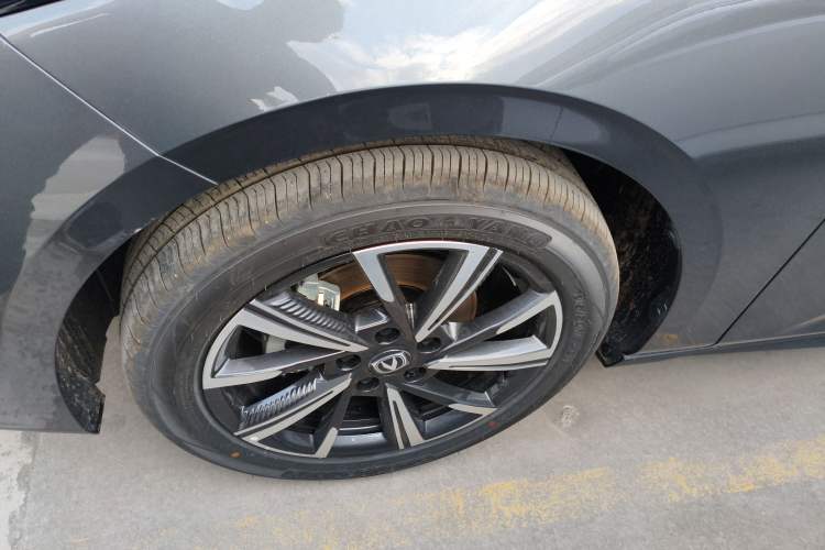 Used CHANGAN Eado 2025 Blue Whale 1.5T 500Bar Prestige Model Left Front Wheel Hub