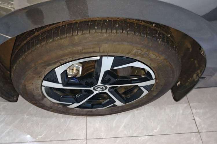 Used CHANGAN Eado 2025 Blue Whale 1.5T High-Energy Edition Left Front Wheel Hub