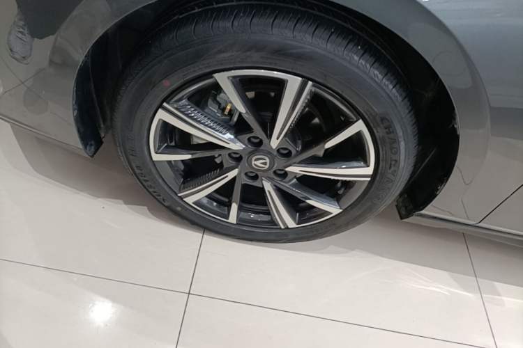 Used CHANGAN Eado 2025 Blue Whale 1.5T 500Bar Prestige Model Left Front Wheel Hub