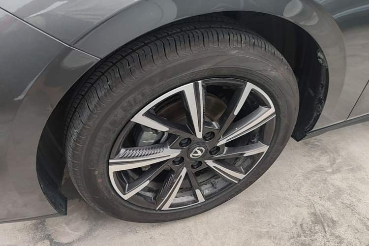 Used CHANGAN Eado 2025 Blue Whale 1.5T 500Bar Prestige Model Left Front Wheel Hub