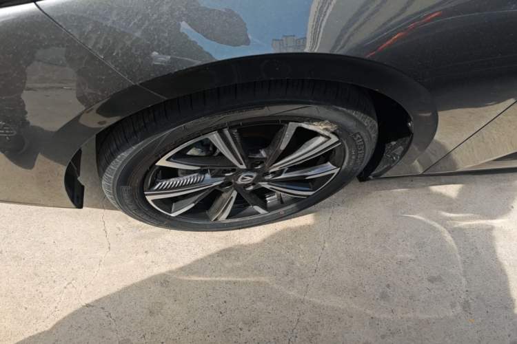 Used CHANGAN Eado 2025 Blue Whale 1.5T 500Bar Prestige Model Left Front Wheel Hub