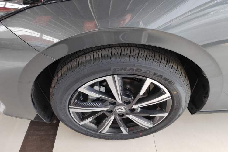 Used CHANGAN Eado 2025 Blue Whale 1.5T 500Bar Prestige Model Left Front Wheel Hub