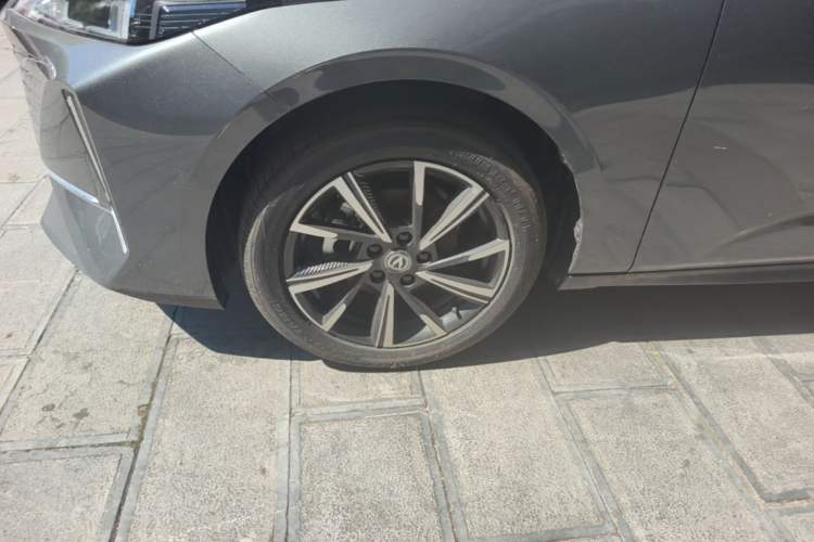 Used CHANGAN Eado 2025 Blue Whale 1.5T 500Bar Prestige Model Left Front Wheel Hub