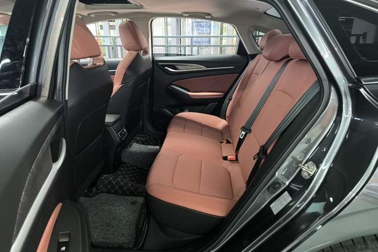 Used CHANGAN Eado 2025 PLUS 1.4T Dual-Clutch High-Energy Version Left Rear Seat