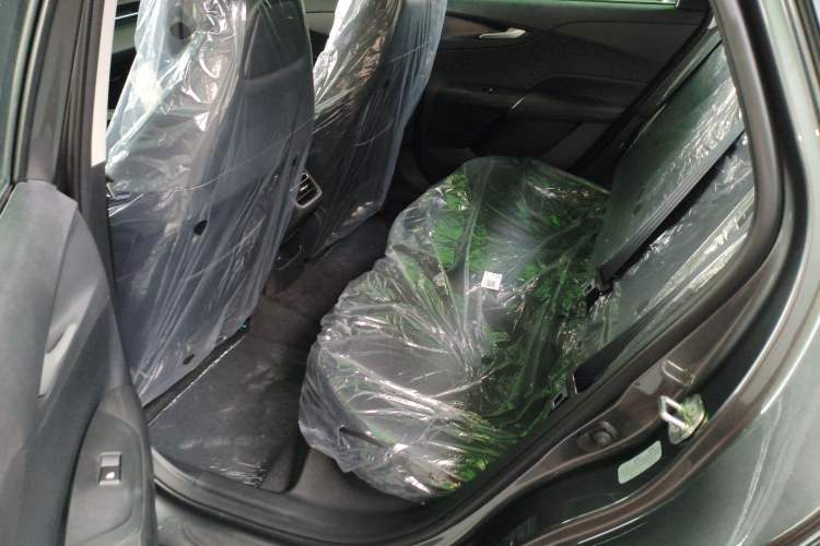 Used CHANGAN Eado 2025 Blue Whale 1.5T 500Bar Prestige Model Left Rear Seat