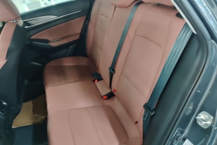 Used CHANGAN Eado 2025 PLUS 1.4T Dual-Clutch High-Energy Version Left Rear Seat