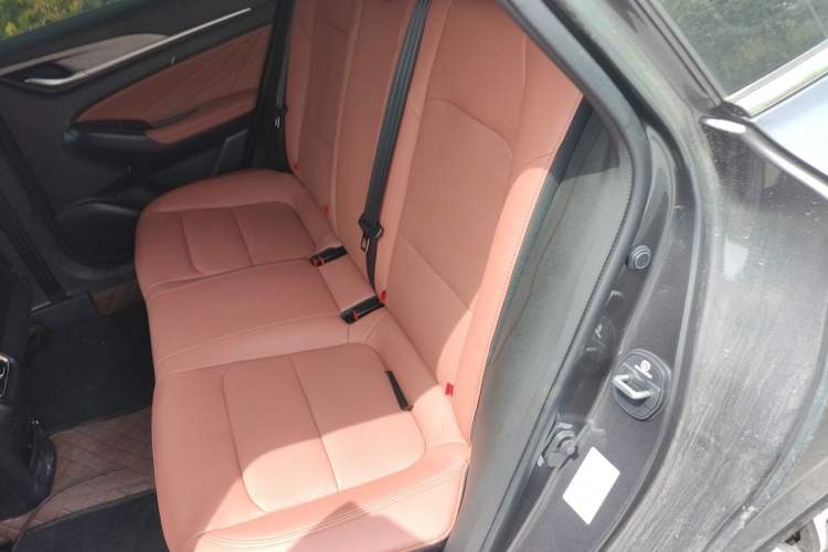 Used CHANGAN Eado 2025 PLUS 1.4T Dual-Clutch High-Energy Version Left Rear Seat