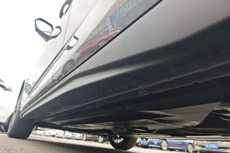 Used CHANGAN Eado 2025 Blue Whale 1.5T 500Bar Prestige Model Left Side Sill