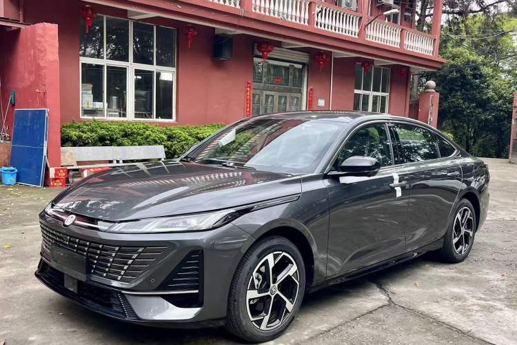 CHANGAN Eado 2025 Blue Whale 1.5T 500Bar Prestige Model