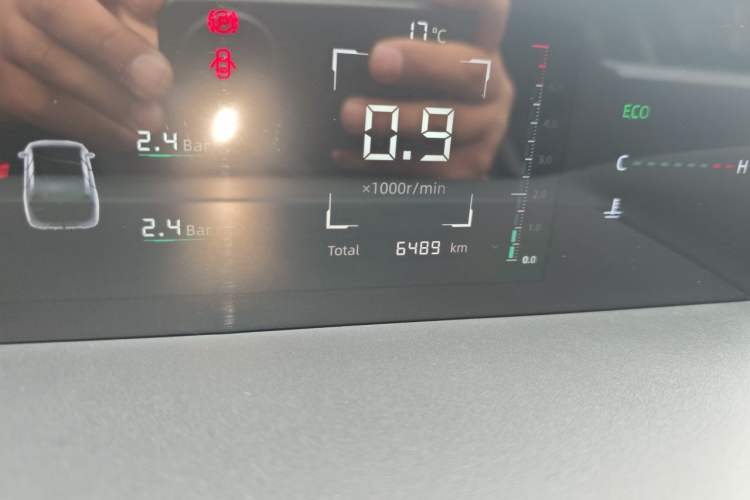 Used CHANGAN Eado 2025 Blue Whale 1.5T 500Bar Prestige Model Odometer Close Up